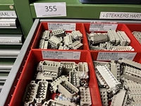 Partij klemmen en industriële connectoren - afbeelding 18 van  91