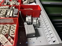 Partij klemmen en industriële connectoren - afbeelding 21 van  91