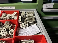 Partij klemmen en industriële connectoren - afbeelding 22 van  91