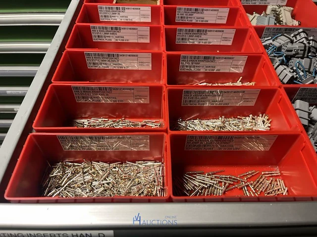 Partij klemmen en industriële connectoren - afbeelding 26 van  91