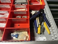 Partij klemmen en industriële connectoren - afbeelding 40 van  91
