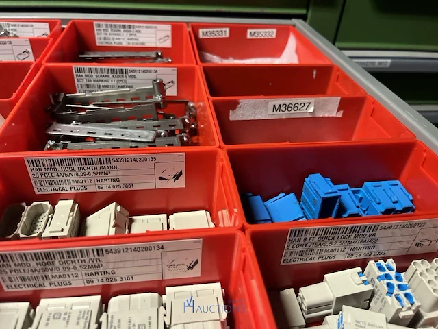 Partij klemmen en industriële connectoren - afbeelding 48 van  91