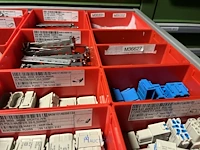 Partij klemmen en industriële connectoren - afbeelding 48 van  91