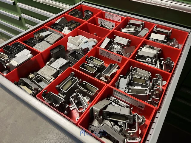 Partij klemmen en industriële connectoren - afbeelding 57 van  91