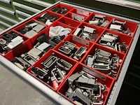 Partij klemmen en industriële connectoren - afbeelding 57 van  91