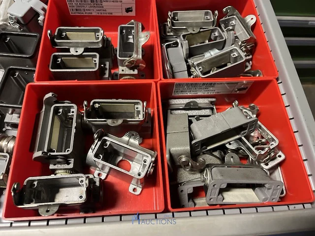 Partij klemmen en industriële connectoren - afbeelding 61 van  91