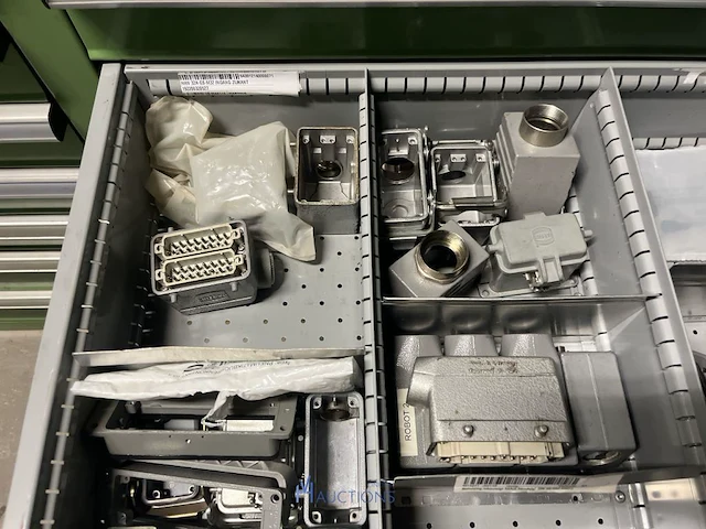 Partij klemmen en industriële connectoren - afbeelding 66 van  91