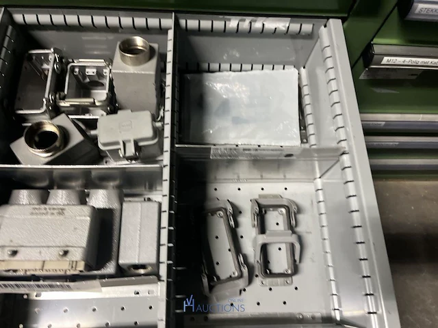 Partij klemmen en industriële connectoren - afbeelding 68 van  91