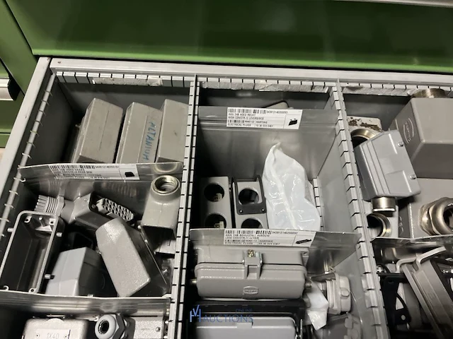 Partij klemmen en industriële connectoren - afbeelding 80 van  91