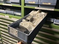 Partij klemmen en industriële connectoren - afbeelding 83 van  91