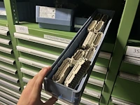 Partij klemmen en industriële connectoren - afbeelding 85 van  91