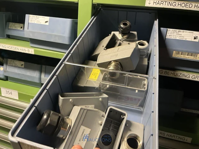 Partij klemmen en industriële connectoren - afbeelding 86 van  91