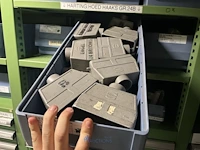 Partij klemmen en industriële connectoren - afbeelding 87 van  91