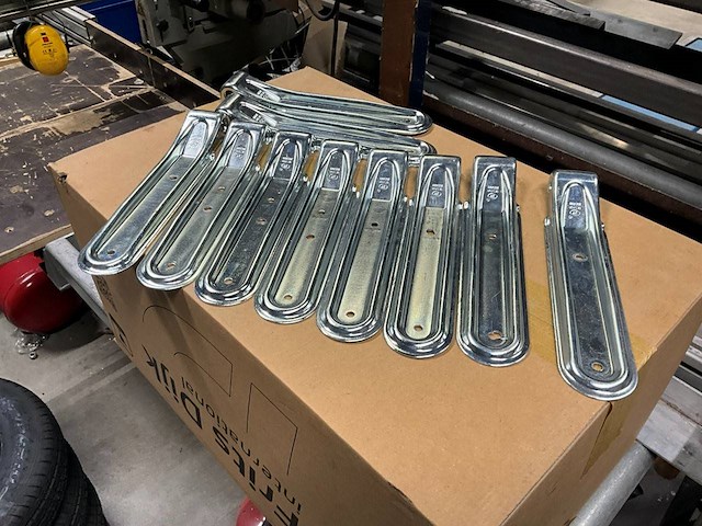 Partij klepscharnieren 10 stuks nieuw - afbeelding 1 van  1