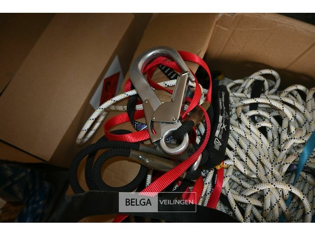 Partij klimgereedschap - afbeelding 2 van  6
