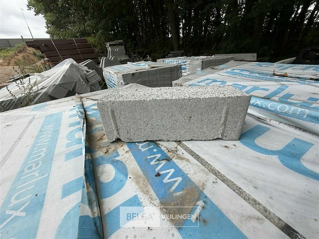 Partij klinkers 3 pallets afm ± 30x10x10 cm - afbeelding 3 van  8