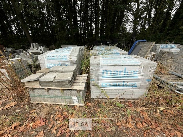 Partij klinkers 3 pallets afm ± 30x10x10 cm - afbeelding 1 van  8