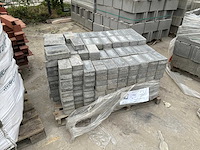 Partij klinkers - afbeelding 3 van  4