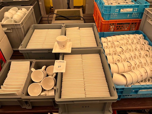 Partij koffietassen en onderzetters - afbeelding 1 van  7