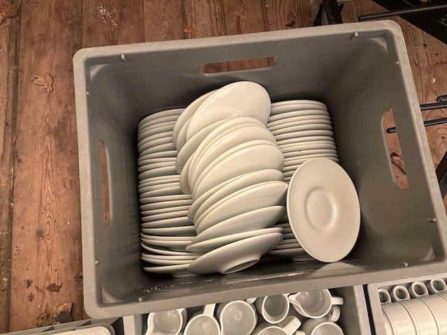 Partij koffietassen, ondertassen en kannetjes - afbeelding 6 van  6