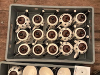 Partij koffietassen, ondertassen en kannetjes - afbeelding 3 van  3