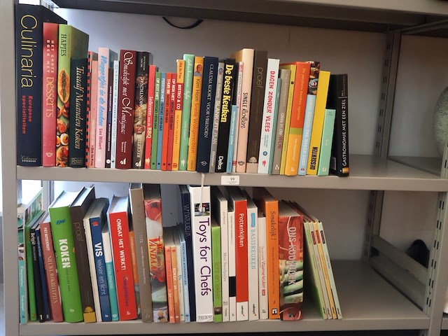 Partij kookboeken (plm 60) - afbeelding 1 van  5