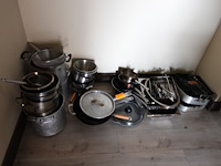 Partij kookpotten/pannen en braadsledes