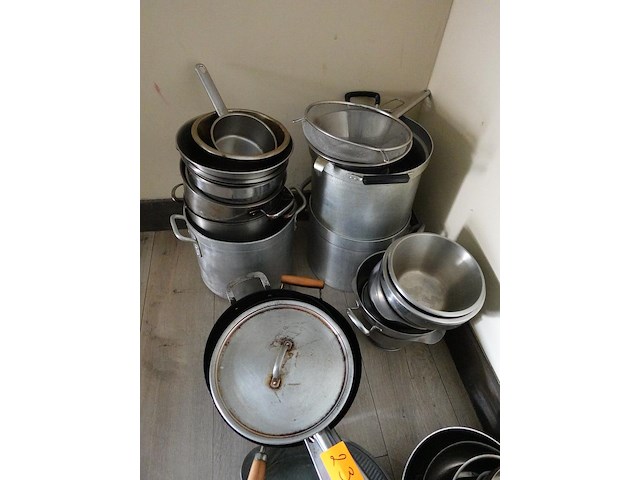 Partij kookpotten/pannen en braadsledes - afbeelding 2 van  3