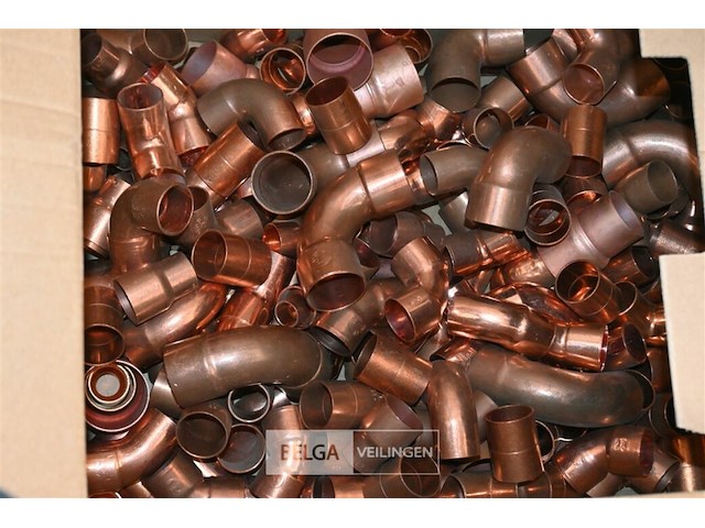 Partij koperen hulpstukken - afbeelding 1 van  4