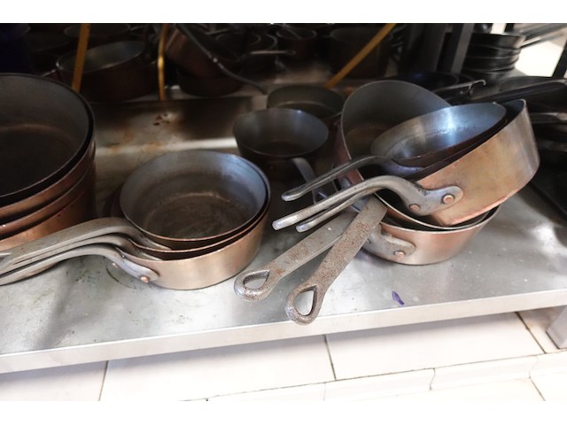 Partij koperen pannen - afbeelding 6 van  14