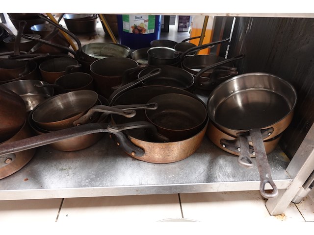 Partij koperen pannen - afbeelding 7 van  14