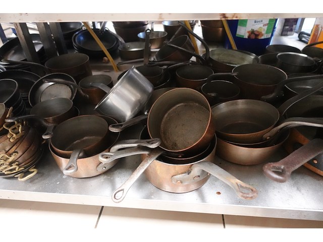 Partij koperen pannen - afbeelding 8 van  14