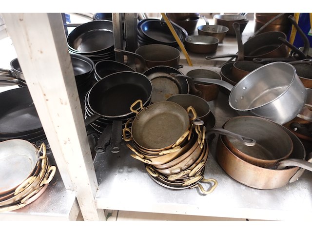 Partij koperen pannen - afbeelding 9 van  14