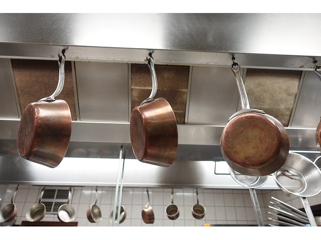 Partij koperen pannen - afbeelding 13 van  14