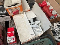 Partij koppelingen en kranen - afbeelding 3 van  12