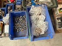 Partij koppelingen en kranen - afbeelding 5 van  12
