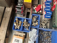 Partij koppelingen en kranen - afbeelding 7 van  12