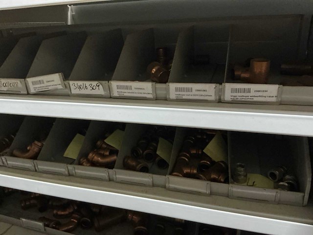 Partij koppelingen, kranen, nipels en klemmen - afbeelding 8 van  18