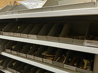 Partij koppelingen, kranen, nipels en klemmen - afbeelding 2 van  18