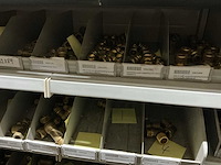 Partij koppelingen, kranen, nipels en klemmen - afbeelding 7 van  18