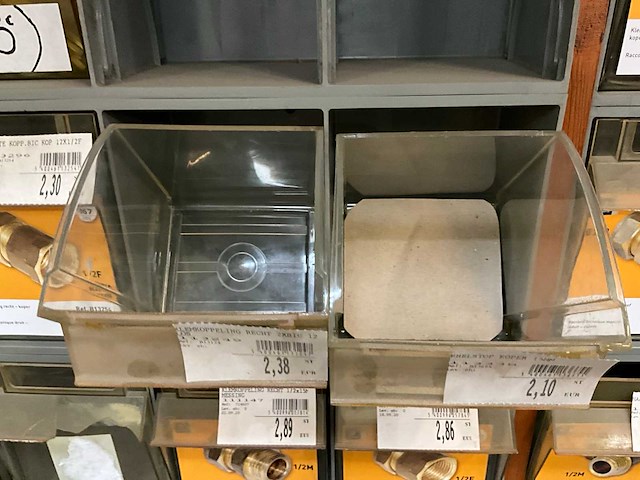 Partij koppelstukken en bevestigingsmaterialen - afbeelding 20 van  54