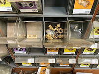 Partij koppelstukken en bevestigingsmaterialen - afbeelding 24 van  54