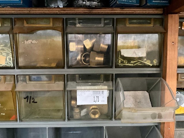 Partij koppelstukken en bevestigingsmaterialen - afbeelding 31 van  54
