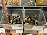 Partij koppelstukken en bevestigingsmaterialen - afbeelding 32 van  54