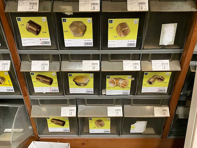 Partij koppelstukken en bevestigingsmaterialen - afbeelding 39 van  54