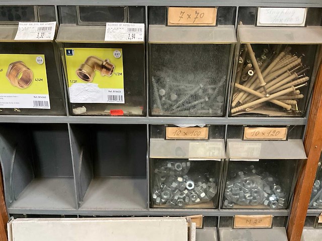 Partij koppelstukken en bevestigingsmaterialen - afbeelding 43 van  54