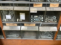 Partij koppelstukken en bevestigingsmaterialen - afbeelding 44 van  54
