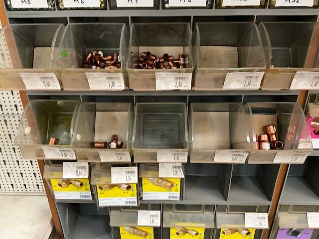 Partij koppelstukken en bevestigingsmaterialen - afbeelding 34 van  54