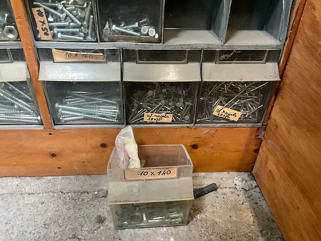 Partij koppelstukken en bevestigingsmaterialen - afbeelding 50 van  54