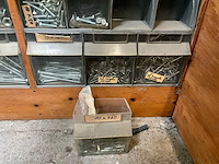 Partij koppelstukken en bevestigingsmaterialen - afbeelding 50 van  54